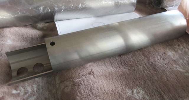 Fiber laser drilled and cut SUS round pipe