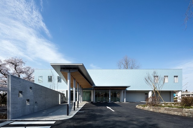 The aluminium decorative grilles are installed by the windows at the top right corner.